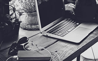 透视装：郭晶晶贝嫂库娃谁更敢穿透视(组图)