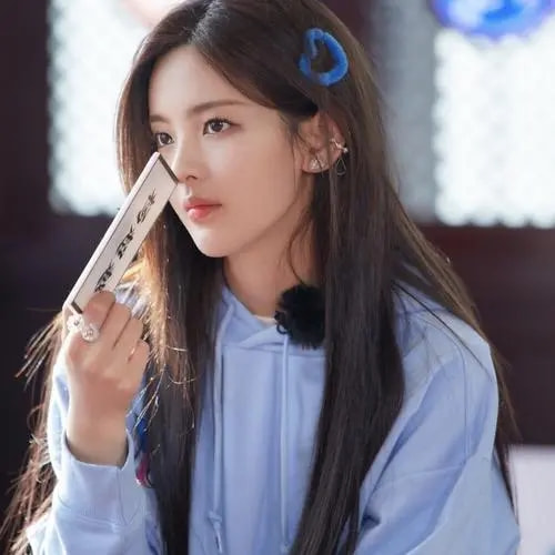 女明星睡姿照片_杨超越宋茜林允许佳琪周迅_女星奇葩睡姿揭秘