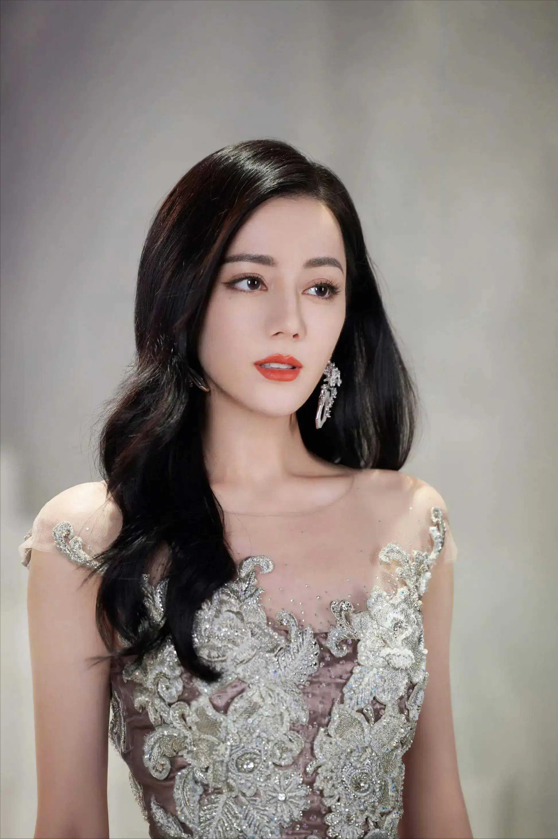 女明星照片最美照片_迪丽热巴2025演技_杨幂内娱颜值核武器